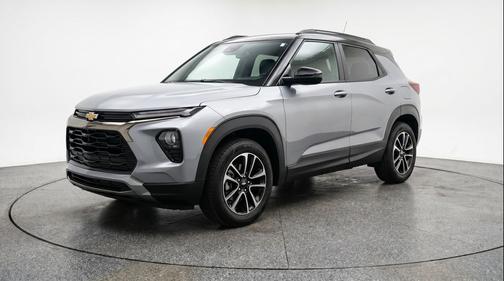 Sterling Gray Metallic 2025 Chevrolet Trailblazer LT