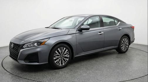 Gun Metallic 2025 Nissan Altima SV FWD