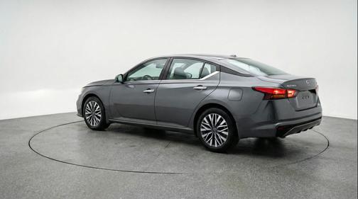 Gun Metallic 2025 Nissan Altima SV FWD