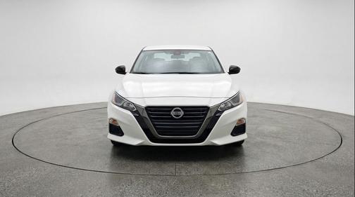 Glacier White 2025 Nissan Altima SV FWD