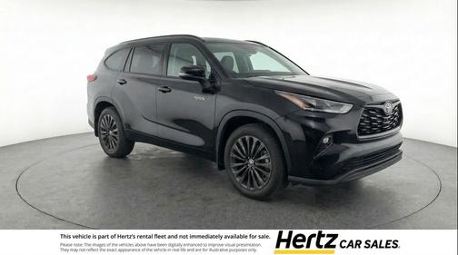 Midnight Black Metallic 2025 Toyota Highlander LE