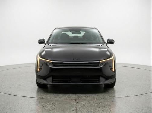 Aurora Black Pearl 2025 Kia K4 LXS