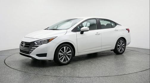 Aspen White Tricoat 2025 Nissan Versa 1.6 SV