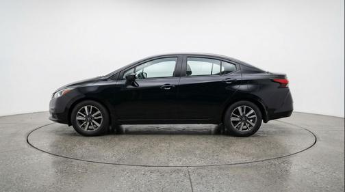 Super Black 2025 Nissan Versa 1.6 SV