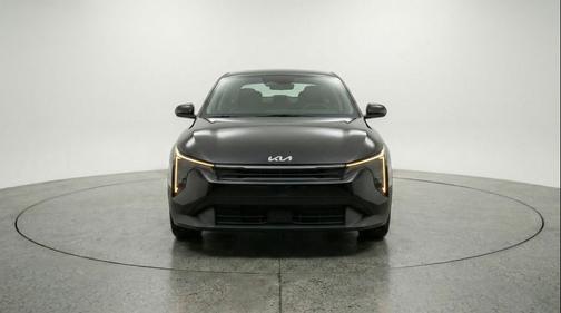 Aurora Black Pearl 2025 Kia K4 LXS
