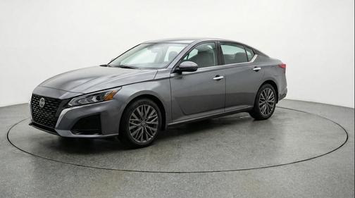Gun Metallic 2025 Nissan Altima SV FWD