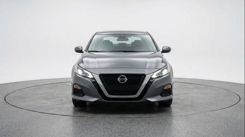 Gun Metallic 2025 Nissan Altima SV FWD