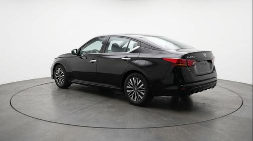 Super Black 2025 Nissan Altima SV FWD