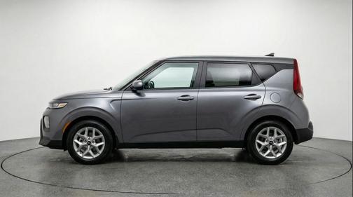 Gravity Gray 2025 Kia Soul LX