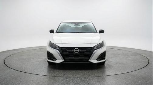 Glacier White 2025 Nissan Altima SV FWD