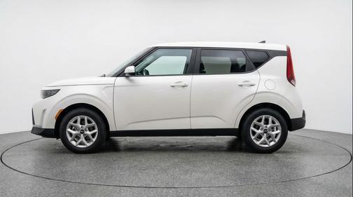 Snow White Pearl 2025 Kia Soul LX
