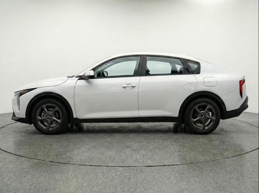 Snow White Pearl 2025 Kia K4 LXS