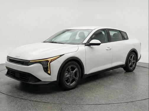 Snow White Pearl 2025 Kia K4 LXS