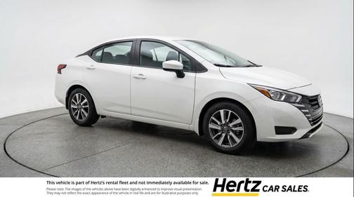 Aspen White Tricoat 2025 Nissan Versa 1.6 SV