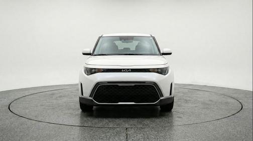 Snow White Pearl 2025 Kia Soul LX