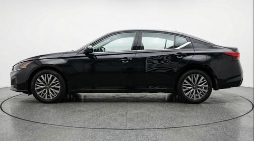 Super Black 2025 Nissan Altima SV FWD