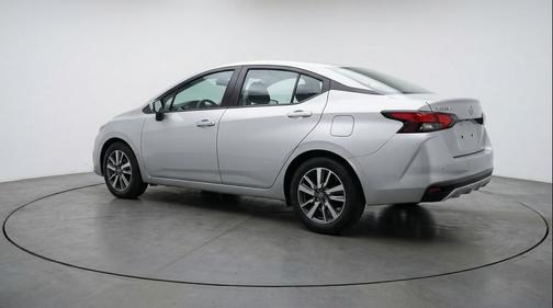 Brilliant Silver Metallic 2025 Nissan Versa 1.6 SV