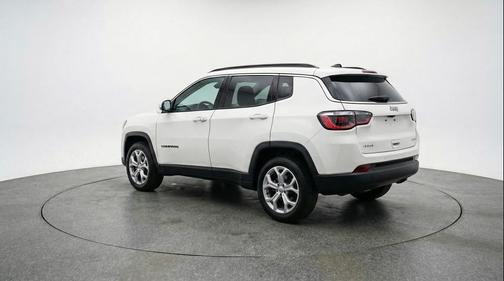 Bright White Clearcoat 2025 Jeep Compass Latitude