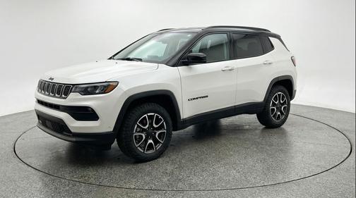 Bright White Clearcoat 2025 Jeep Compass Trailhawk