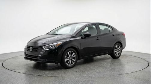 Super Black 2025 Nissan Versa 1.6 SV