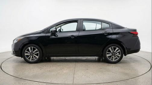Super Black 2025 Nissan Versa 1.6 SV