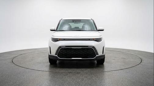 Snow White Pearl 2025 Kia Soul LX