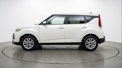 Snow White Pearl 2025 Kia Soul LX