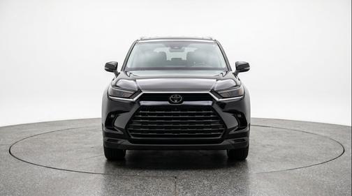 Midnight Black Metallic 2025 Toyota Highlander LE