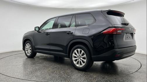 Midnight Black Metallic 2025 Toyota Highlander LE