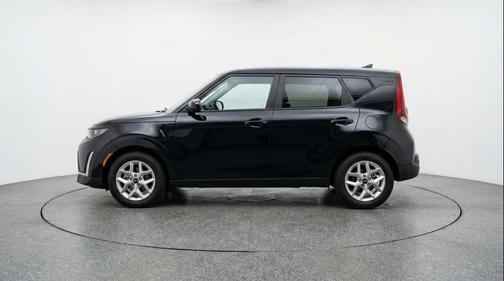 Fusion Black 2025 Kia Soul LX