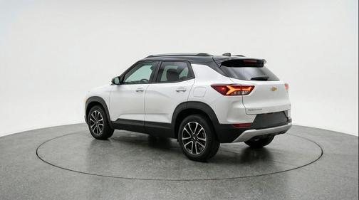 Summit White 2025 Chevrolet Trailblazer LT