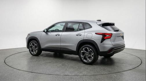 Sterling Gray Metallic 2025 Chevrolet Trax LT