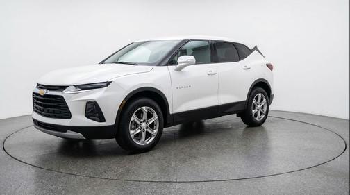 Summit White 2025 Chevrolet Blazer 2LT