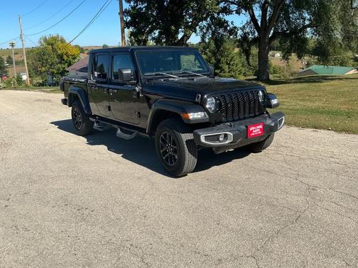 2022 Jeep Gladiator Sport S