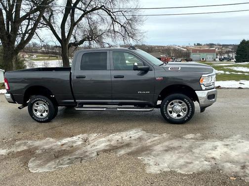 2022 RAM 2500 Tradesman Crew Cab SWB 4WD