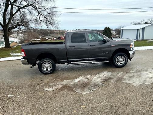 2022 RAM 2500 Tradesman Crew Cab SWB 4WD
