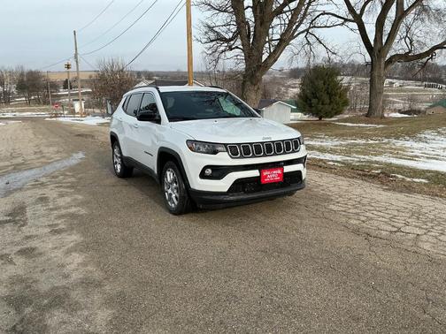 2023 Jeep Compass Latitude Lux