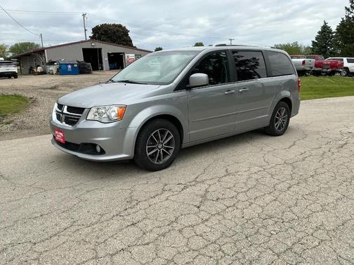 Silver 2016 Dodge Grand Caravan SXT