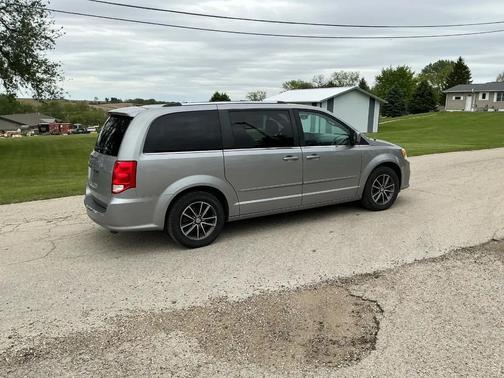 Silver 2016 Dodge Grand Caravan SXT