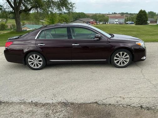 Maroon 2011 Toyota Avalon Limited
