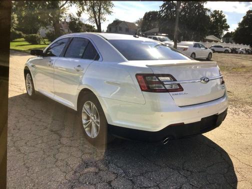 2017 Ford Taurus SEL FWD