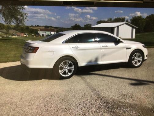 2017 Ford Taurus SEL FWD