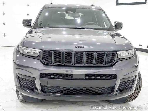 Baltic Gray Metallic Clearcoat 2023 Jeep Grand Cherokee L Altitude
