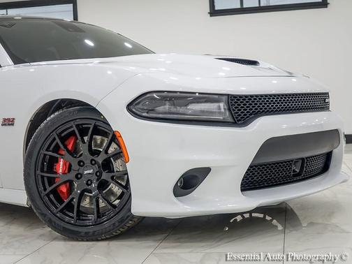 Bright White Clearcoat 2016 Dodge Charger SRT 392