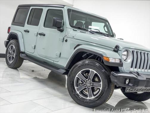 2023 Jeep Wrangler 4-Door Sahara 4x4