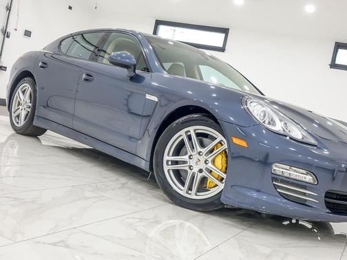 2012 Porsche Panamera 4