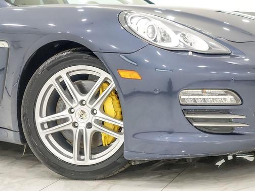 2012 Porsche Panamera 4