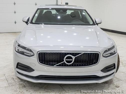 2018 Volvo S90 T5 Momentum