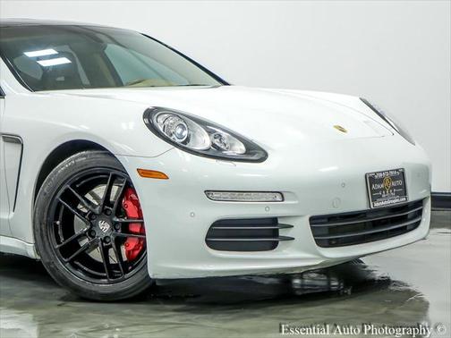 White 2014 Porsche Panamera 4