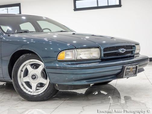Dark Green-Gray (Met) 1996 Chevrolet Caprice SS